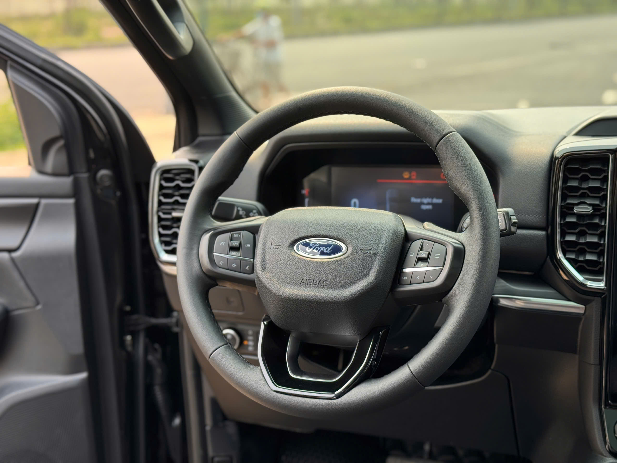 Ford Everest Titanium 4x2 sản xuất 2022