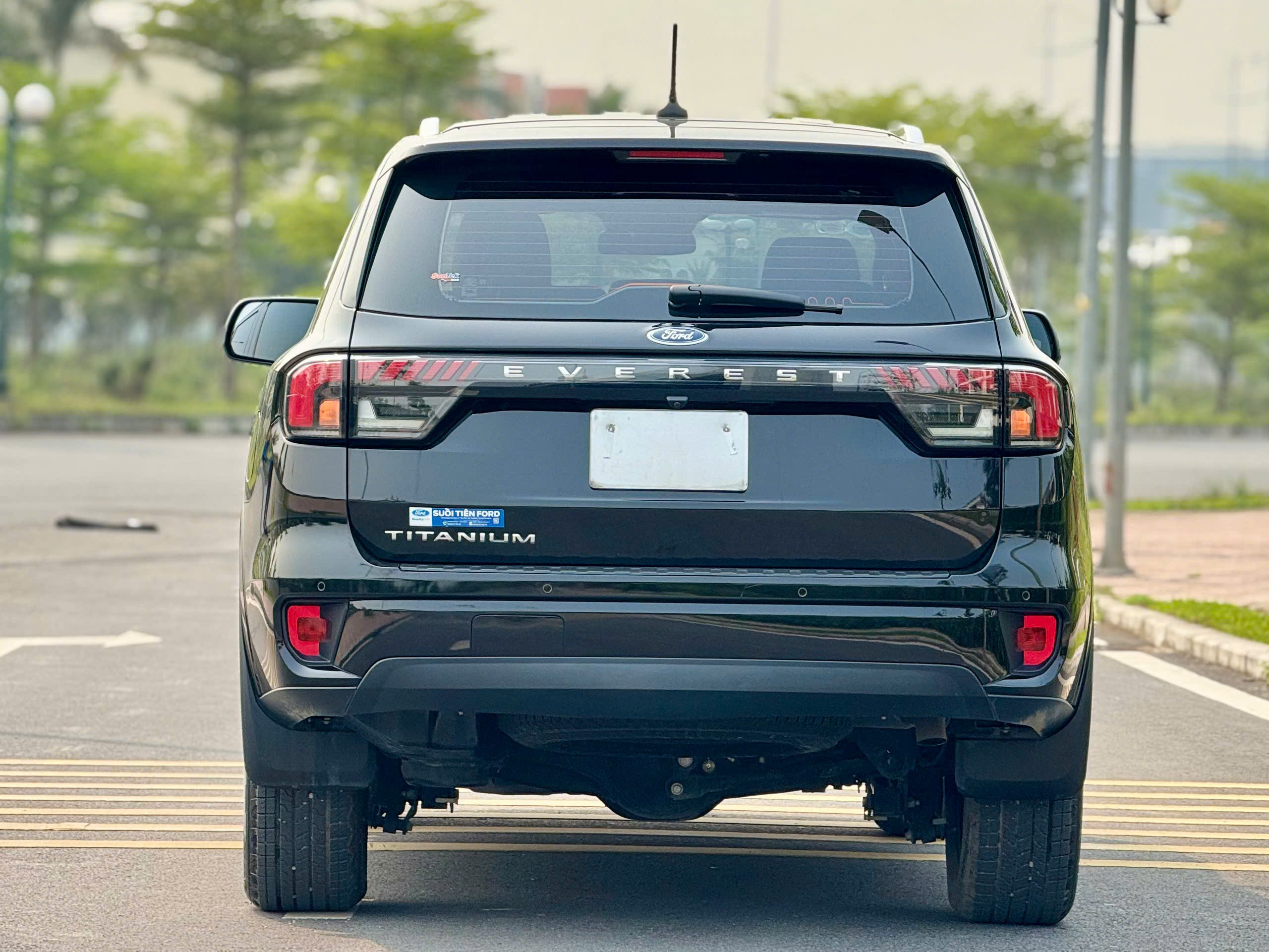 Ford Everest Titanium 4x2 sản xuất 2022