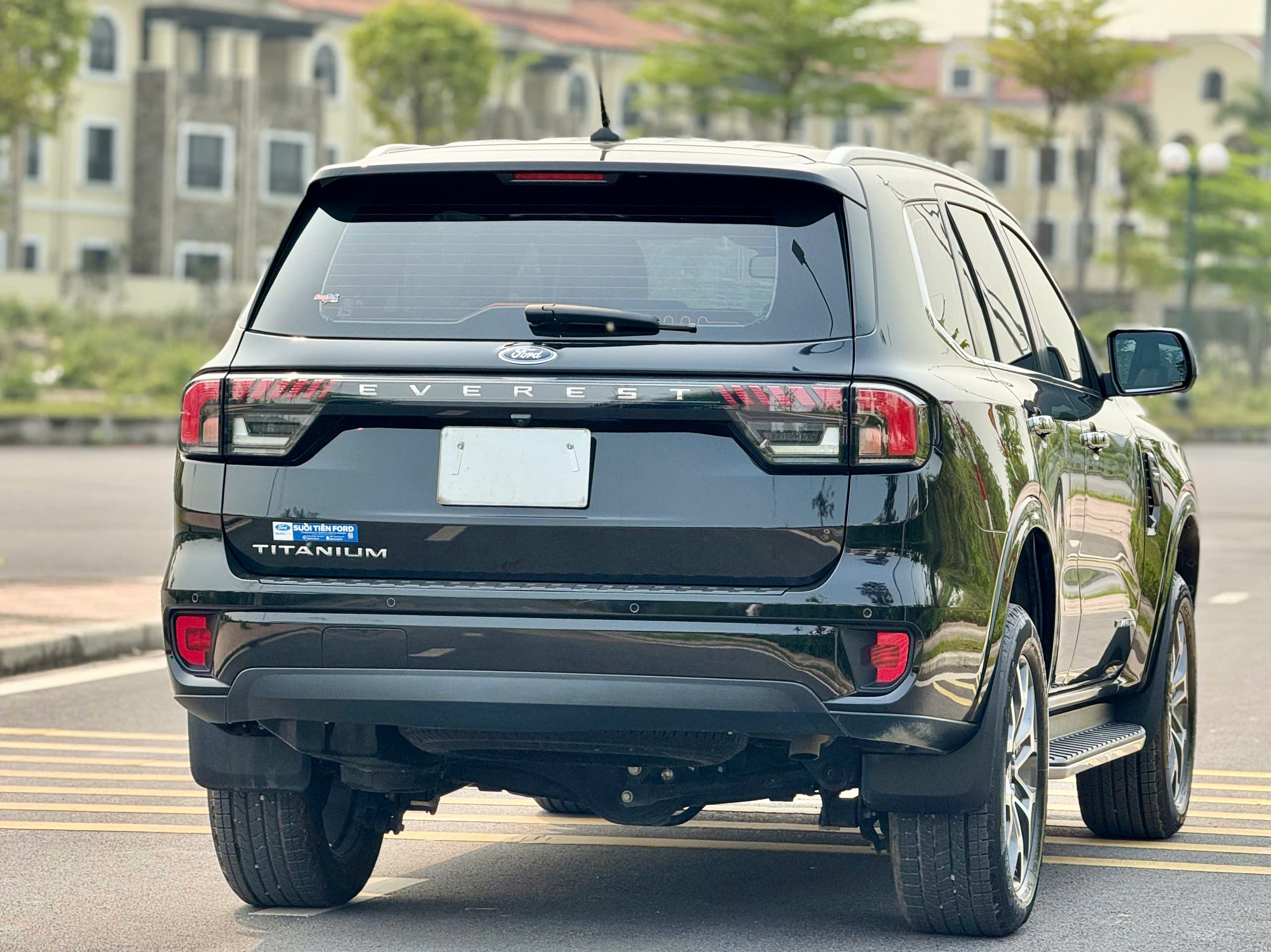 Ford Everest Titanium 4x2 sản xuất 2022