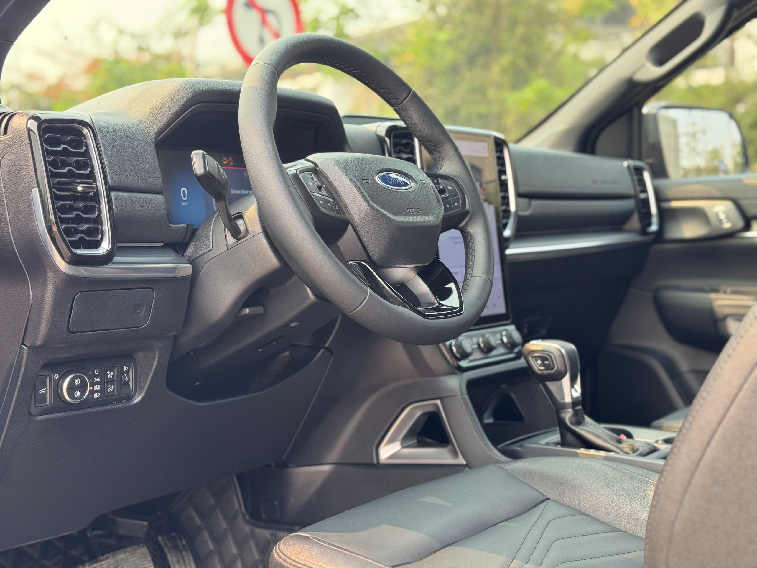 Ford Everest Titanium 4x2 sản xuất 2022